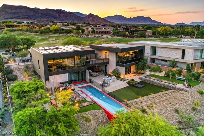 Foto del edificio - 9 Hawk Ridge Dr