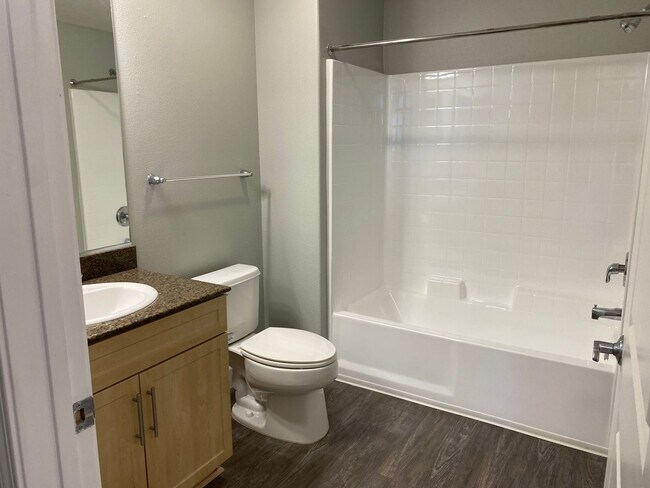 Interior Photo - Stadium House Apartments