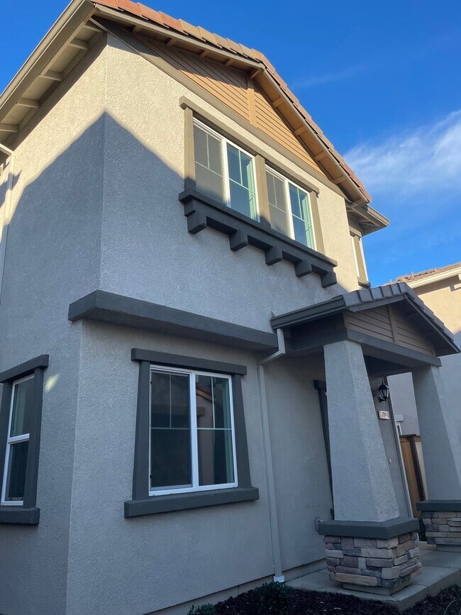 Foto del edificio - SOLAR SMART HOME IN WEST ROSEVILLE!