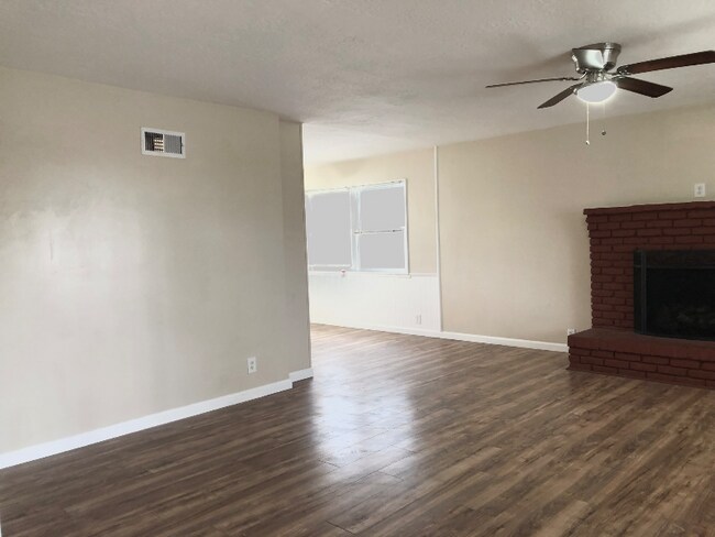 Foto del edificio - 5818 Pickering Ave