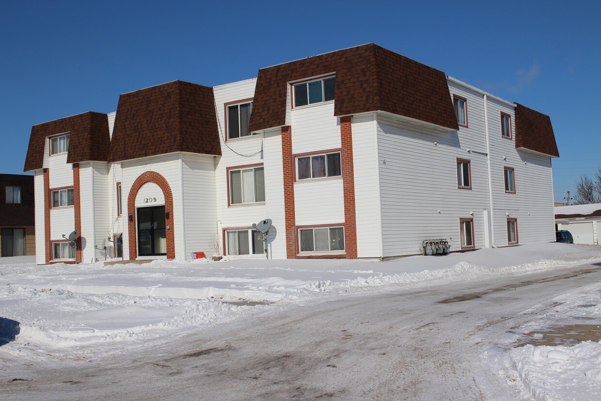 Foto del edificio - 1209 Ravenwood Rd