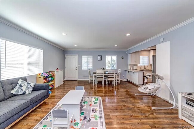 Building Photo - 6528 Beeman Ave