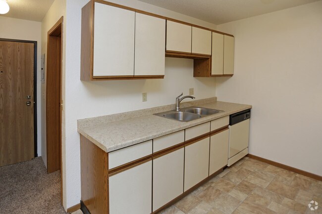 1HAB, 1BA - 560 ft² - Ridgewood Apartments