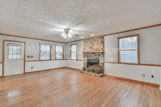 Building Photo - 495 Washboard Rd