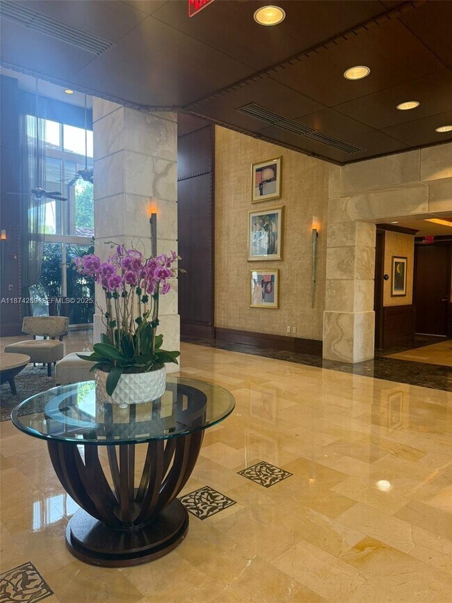 Foto del edificio - 19501 W Country Club Dr