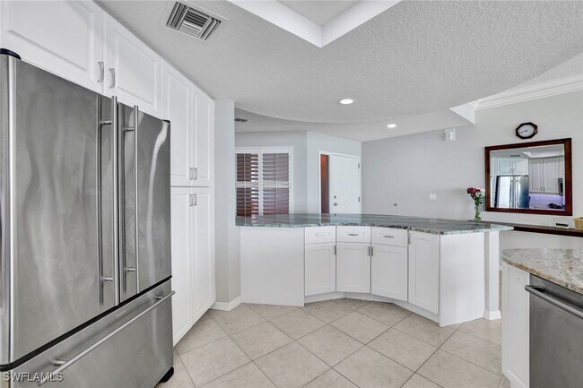 Building Photo - 269 Barefoot Beach Blvd