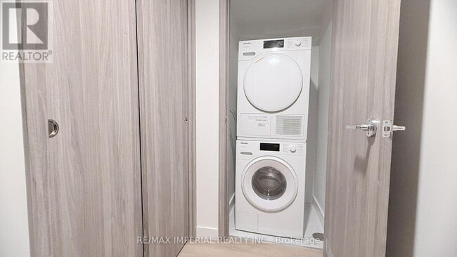 Building Photo - 1 Concord Cityplace Wy