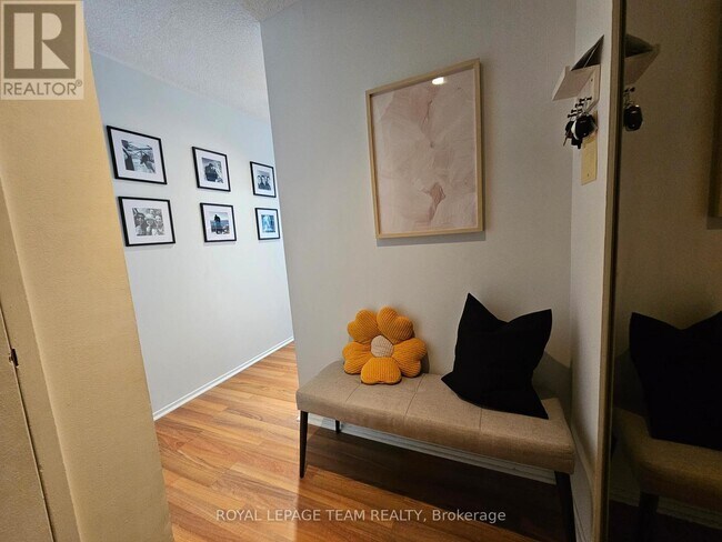 Photo du bâtiment - 158-158A McArthur Ave.