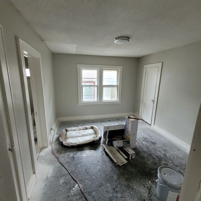 Building Photo - 3417 Monroe Ave