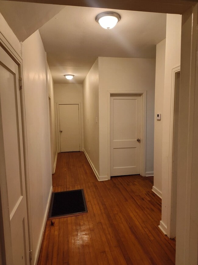 Building Photo - 309 Alta Woods Blvd