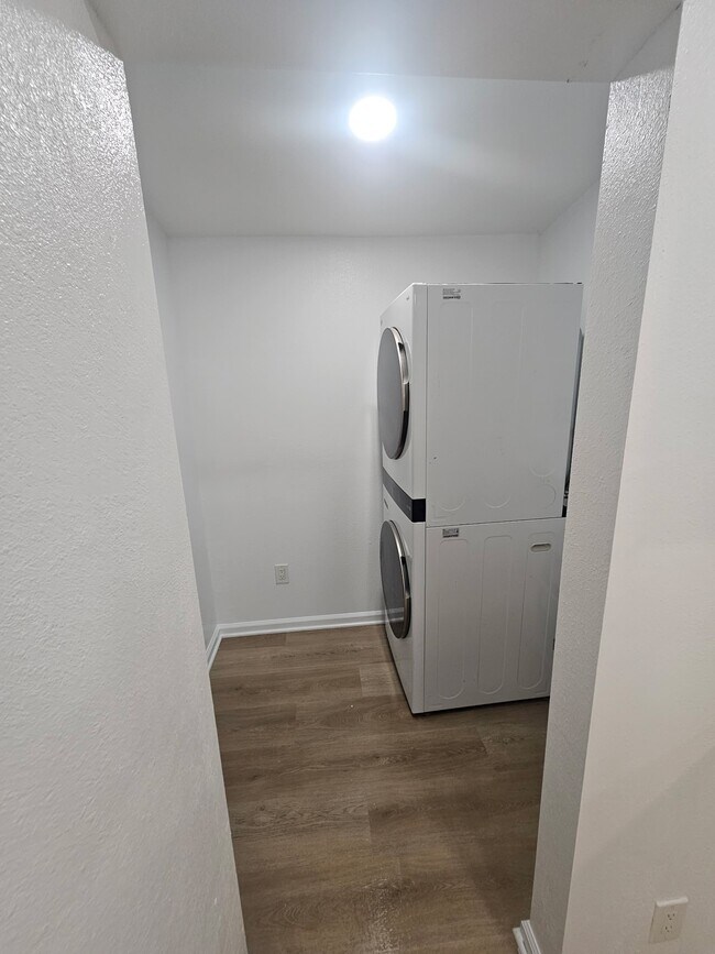 Foto del edificio - 339 N Grand Ave