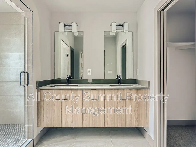 Foto del edificio - 1567 King St