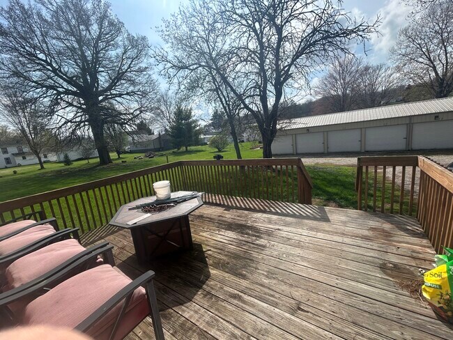 Foto del edificio - 22174 Vine St