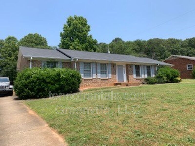 Primary Photo - 180 Hidden Hill Rd