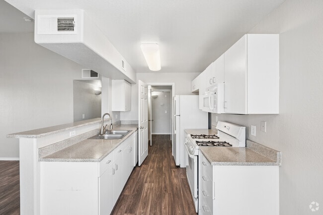 Palm - 1,024SF - Kitchen - The Logan at Charleston