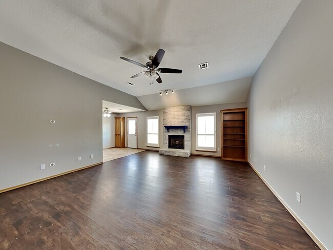 Foto del edificio - 1704 Shawnee Trail