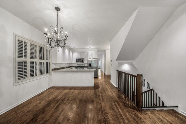 Building Photo - Available 6/1/26! Stunning Duplex Steps from Wrigley Field