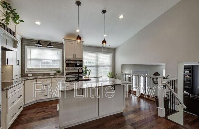 Foto del edificio - 16681 Martingale Dr