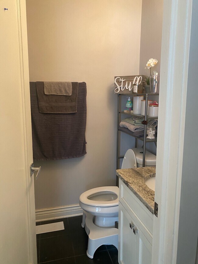 Foto del edificio - 3608 N Oakley Ave