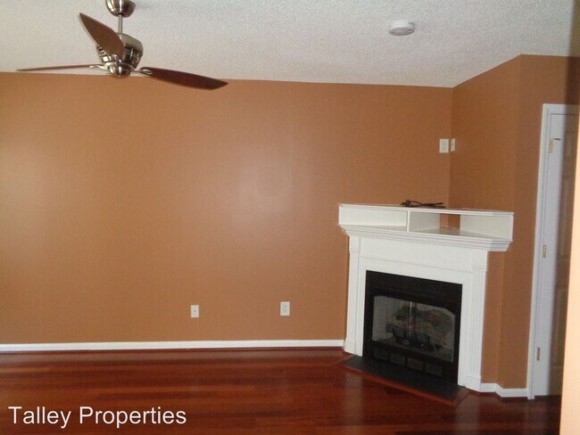 Foto del edificio - 2 br, 2.5 bath House - 8049 Christmas Court