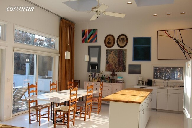 Foto del edificio - 31 Wildflower Rd