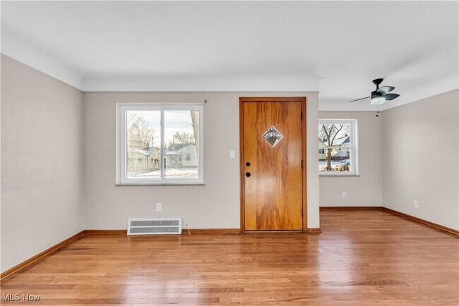 Building Photo - 12521 Park Knoll Dr