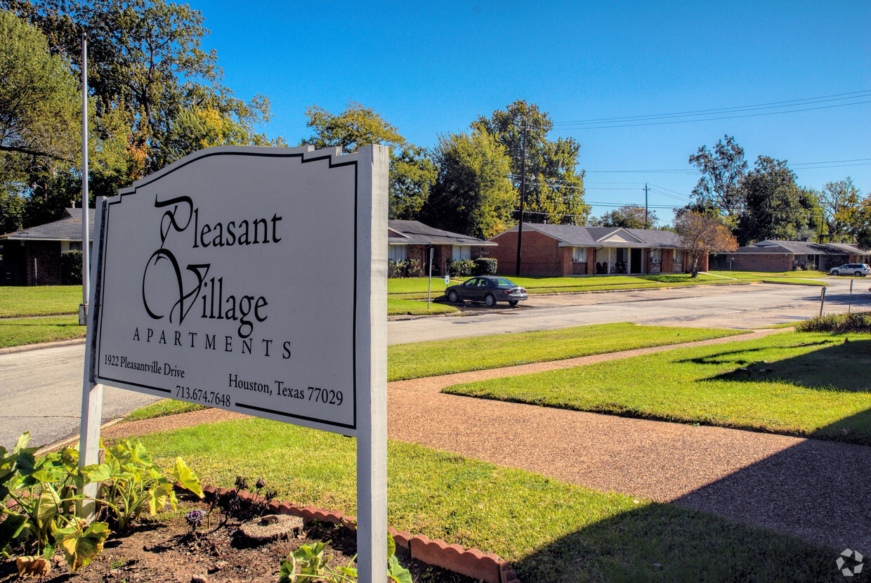 Building Photo - Pleasant Village