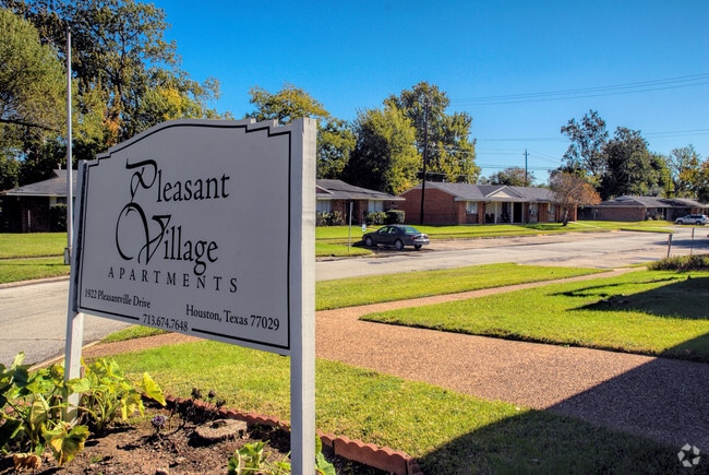 Pleasant Village Apartments Houston, TX