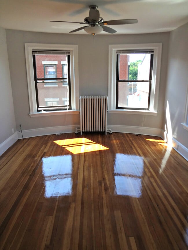 Building Photo - 2 Brown Terrace