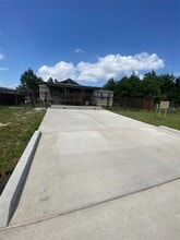 Building Photo - 304 Rd 5242