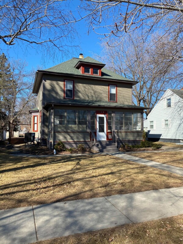 Primary Photo - 715 Duluth Ave N