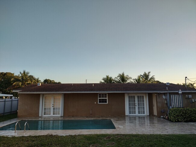 Building Photo - 1241 NW 174th St