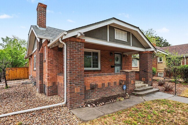 Building Photo - Available NOW! 3 Bedroom 2 Bath Beautiful Home in Denver!