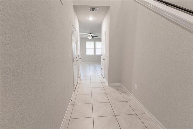 Building Photo - 7403 Albany Dr