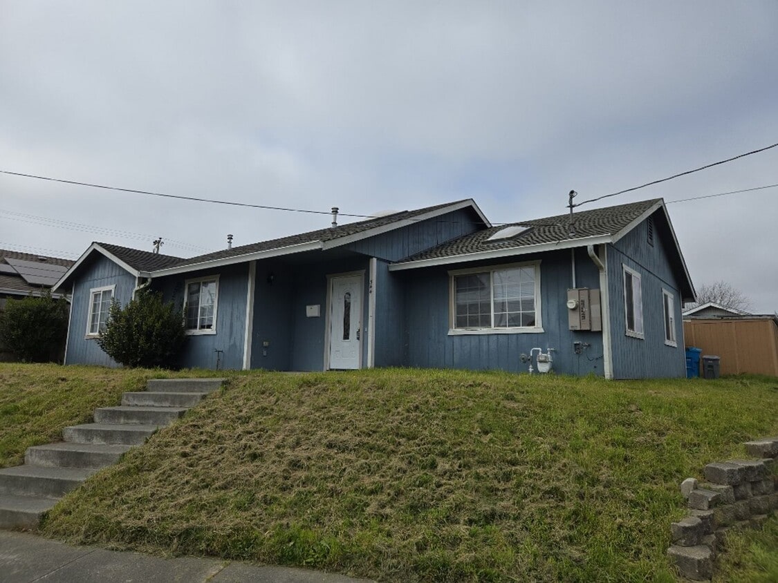 Foto principal - Pet-friendly 3-bedroom Eureka home