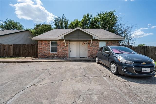 Building Photo - 311 Kings Way Dr