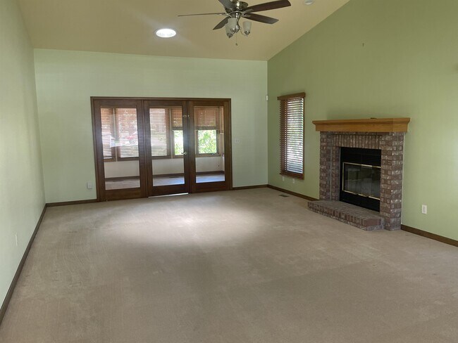 Foto del edificio - 1107 Hawkeye St