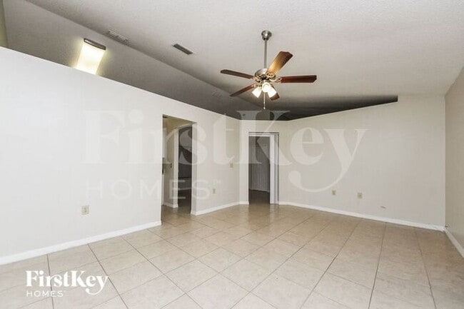 Building Photo - 815 Adour Dr