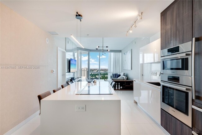 Foto del edificio - 851 NE 1st Ave