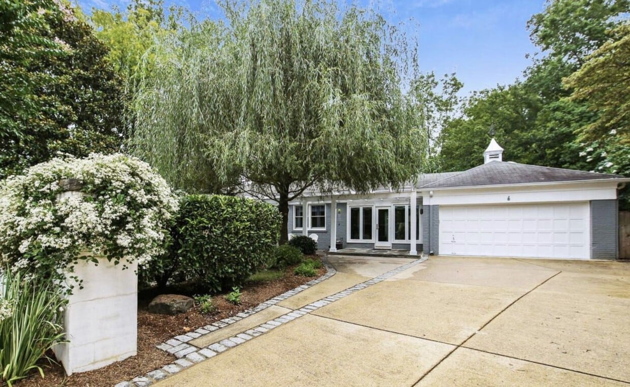 Elegant Chevy Chase Cul-de-Sac Home with Spacious Layout! - Elegant Chevy Chase Cul-de-Sac Home with Spacious Layout!