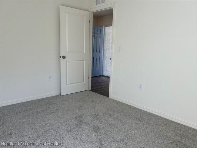 Foto del edificio - 8006 Bernal Dr