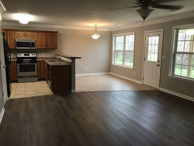 Building Photo - 1138 Colony Cir
