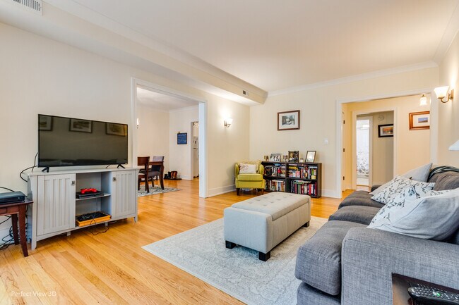 Foto del edificio - 549 Hinman Ave