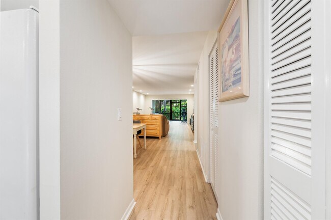 Foto del edificio - 1628 Boathouse Cir