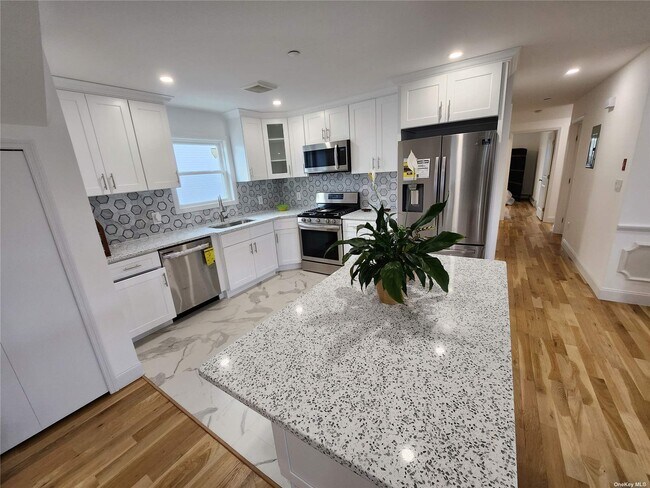 Foto del edificio - 623 Beach 67th St