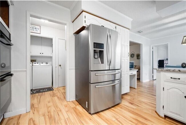 Foto del edificio - 7807 Yorkhaven Rd