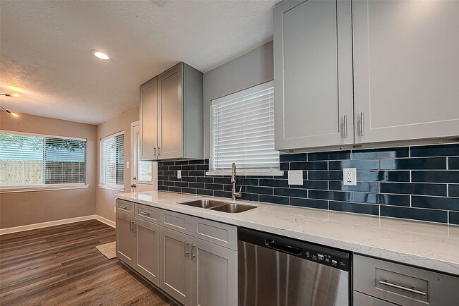 Foto del edificio - 1623 Cherry Ridge Dr