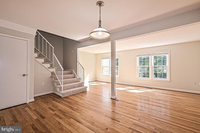 Foto del edificio - 5635 Sutherland Ct