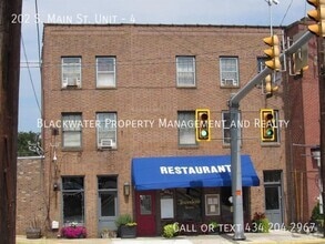 Building Photo - 202 S Main St