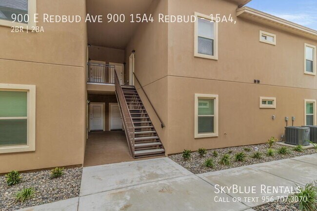 Building Photo - 900 E Redbud Ave